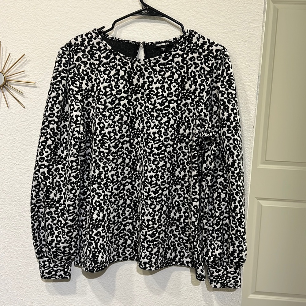 Express | Cuffed Long Sleeve | L
